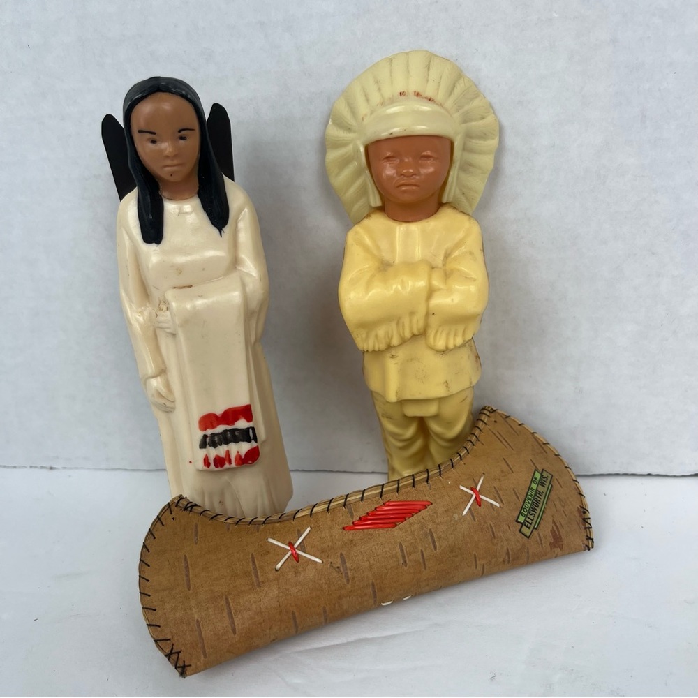 RARE-vintage American Indian toys-plastic figures and birch bark Wis.canoe